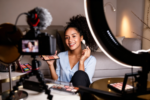Pay dozens of US influencers in one batch, no manual repeated bank transfers
